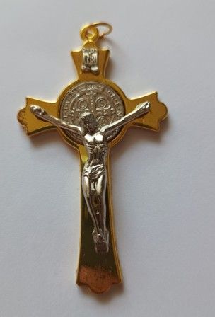 Krzyżyk św. Benedykta złoty 7,5 x 4,5 cm
