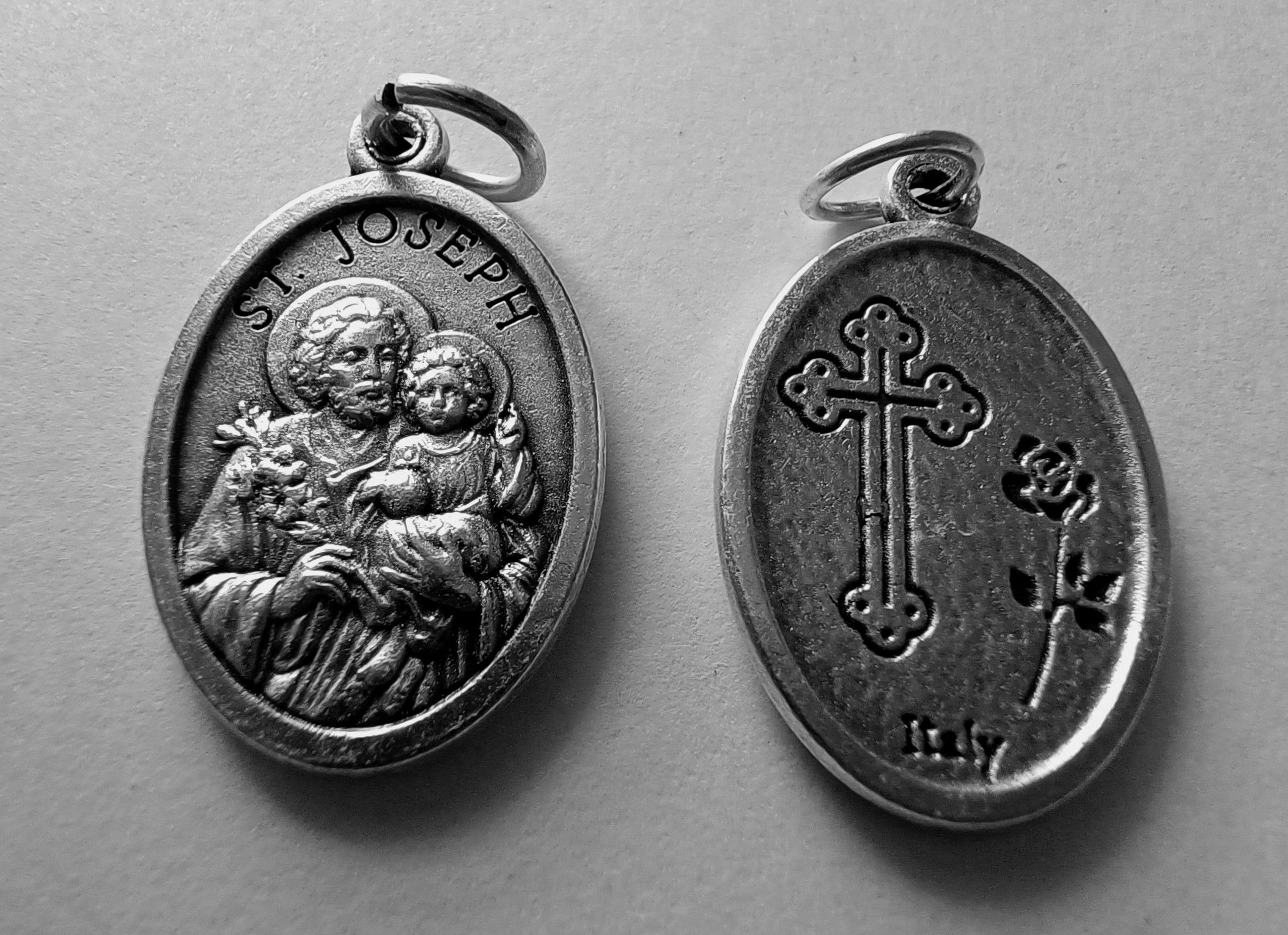 Medalik metalowy Święty Józef (2)
