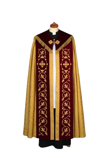 Kapa haftowana adamaszek , pasy aksamit (54) - KAPY LITURGICZNE