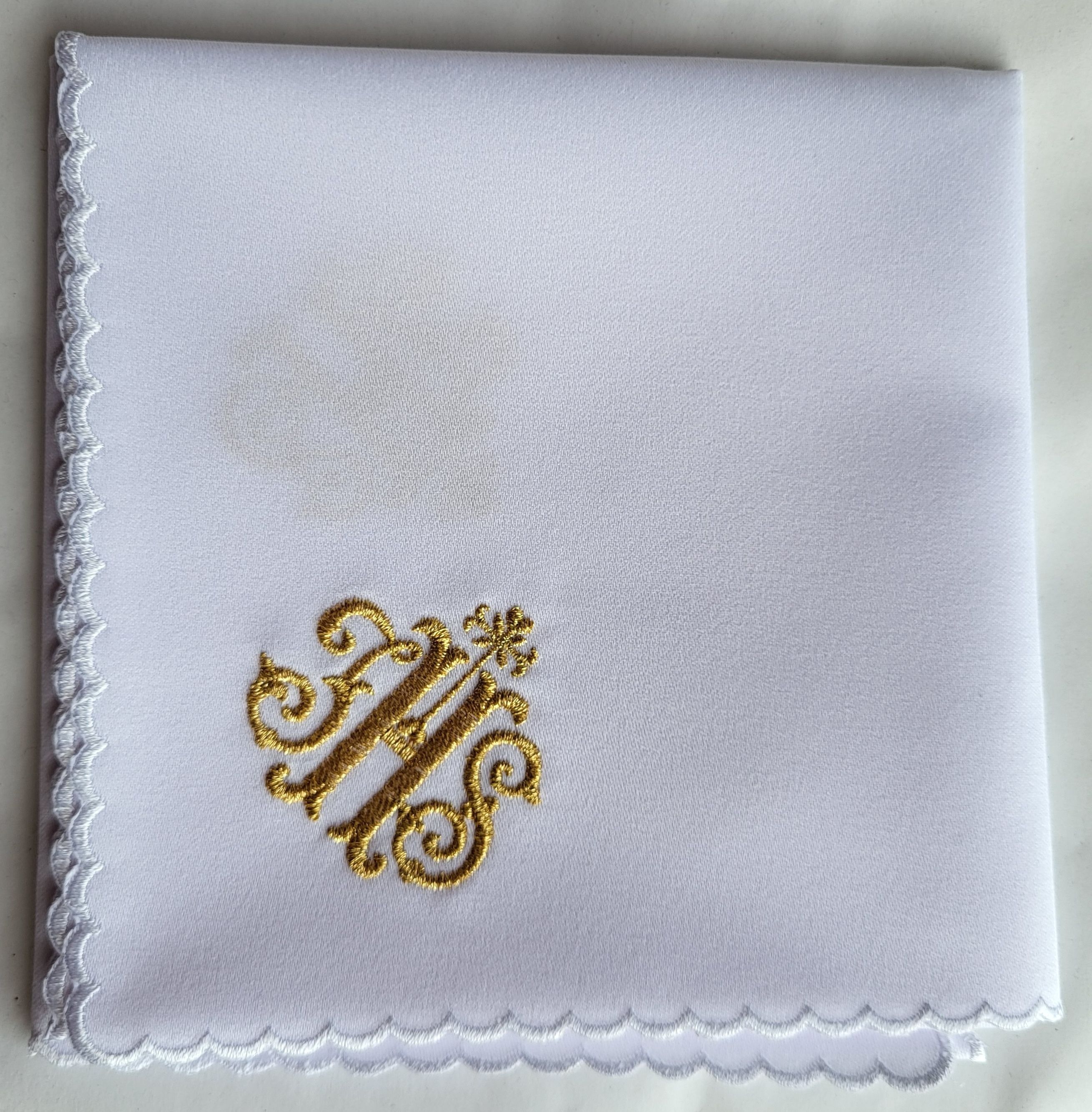 Korporał haftowany w 4 rogach - IHS złoty