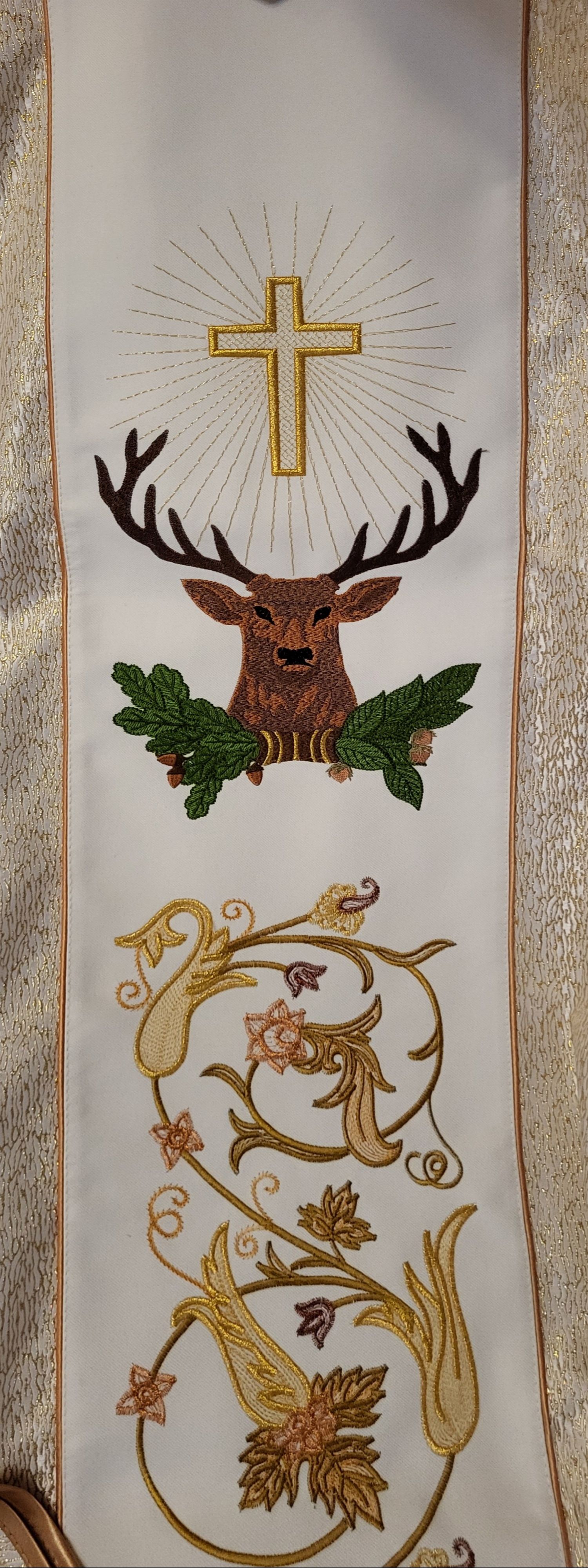 Ornat haftowany św. Hubert - zdjęcie 3 - Ornat haftowany św. Hubert
