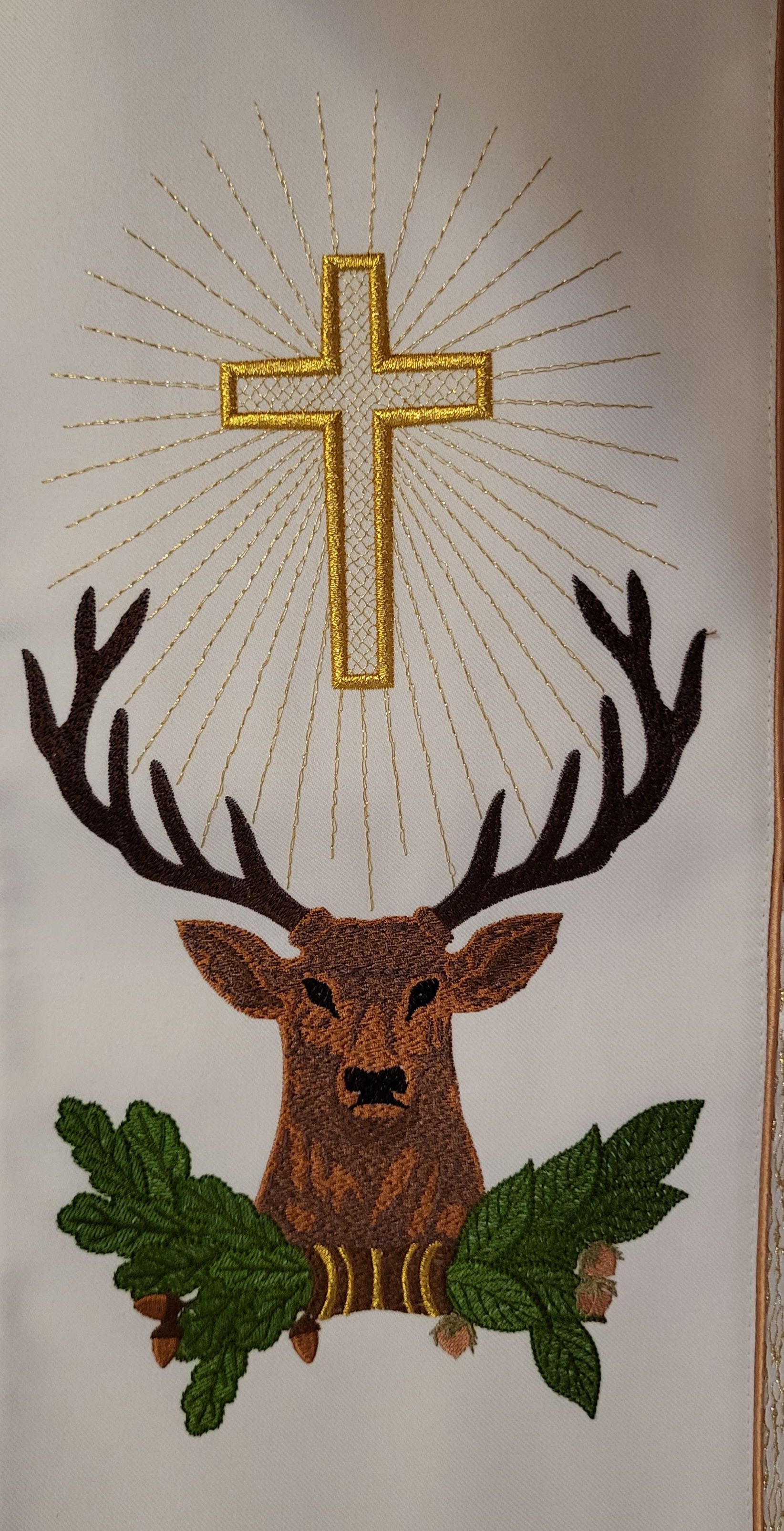 Ornat haftowany św. Hubert - zdjęcie 4 - Ornat haftowany św. Hubert