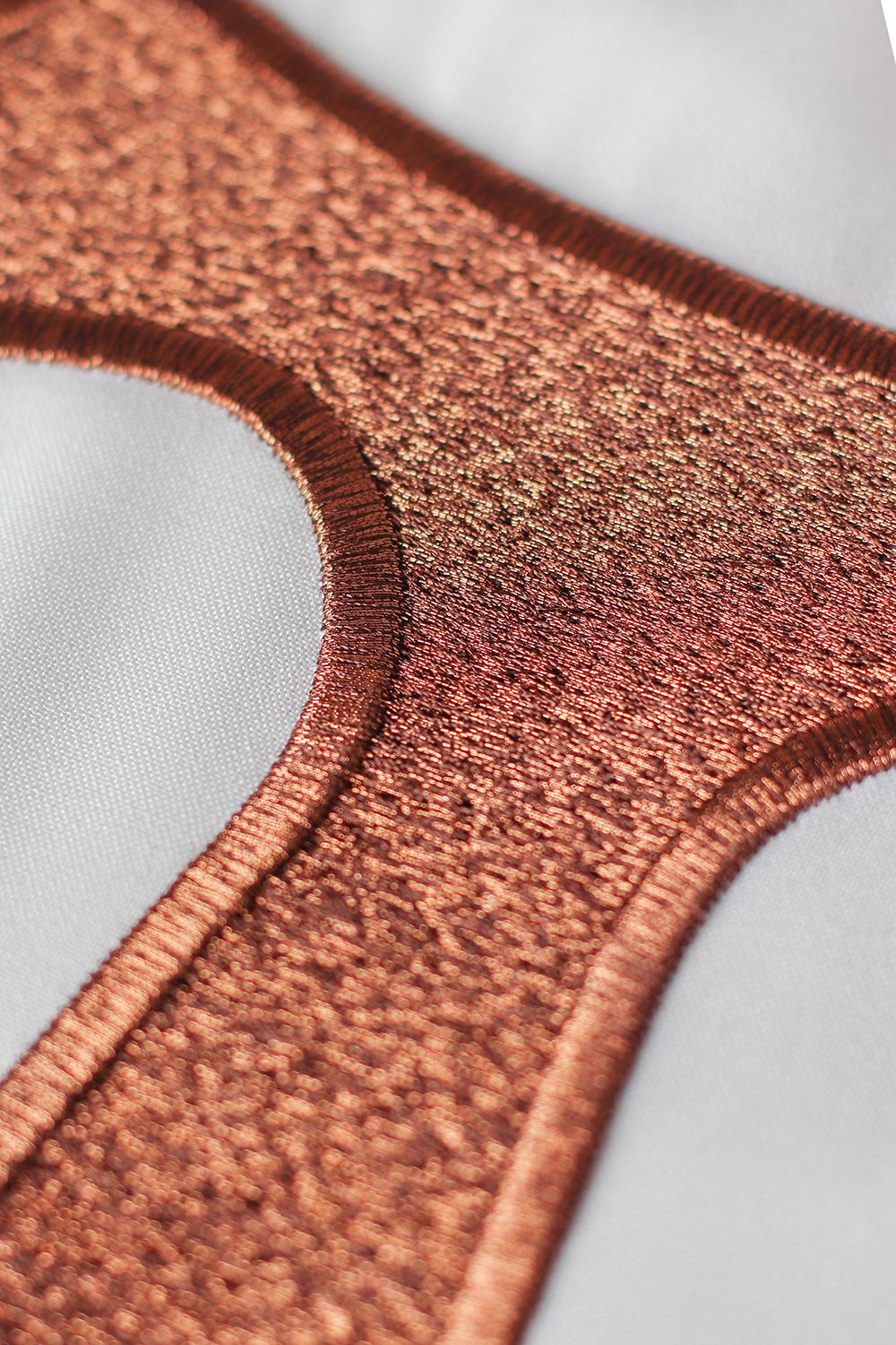 Ornat bez kołnierza, zdobiony franciszkańskim krzyżem TAU - ecru - zdjęcie 4 - Ornat bez kołnierza, zdobiony franciszkańskim krzyżem TAU - ecru