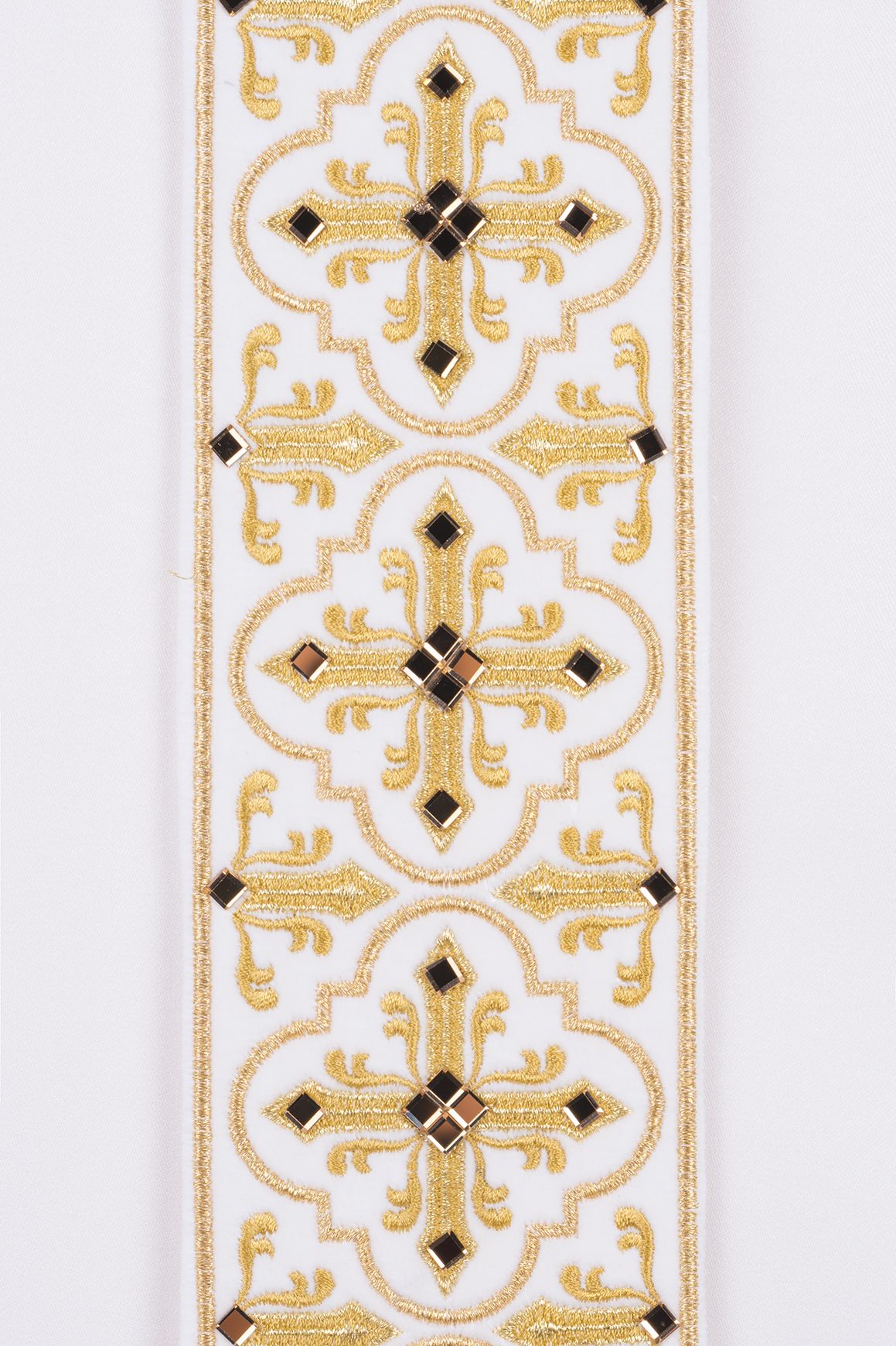 Ornat haftowany z ozdobnymi kamieniami - ecru (H53) - zdjęcie 3 - Ornat haftowany z ozdobnymi kamieniami - ecru (H53)