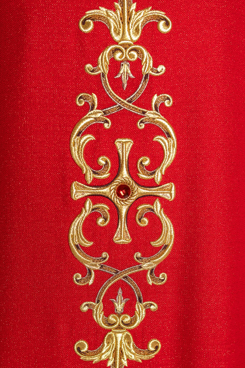 Ornat bogato haftowany, ozdobne kamienie - czerwony (H63) - zdjęcie 5 - Ornat bogato haftowany, ozdobne kamienie - czerwony (H63)