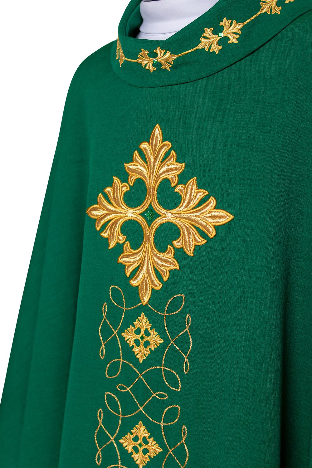 Ornat bogato haftowany, ozdobne kamienie - zielony (H69) - zdjęcie 3 - Ornat bogato haftowany, ozdobne kamienie - zielony (H69)