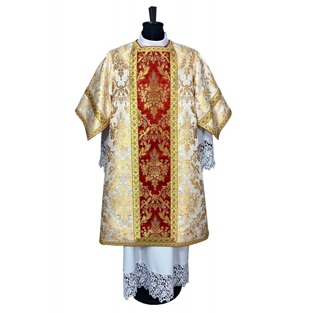 Dalmatyka rzymska,bogato zdobiona - tkanina brokatowa (3K)