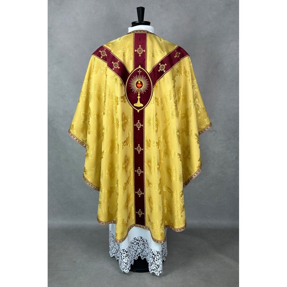 Ornat semi gotycki haftowany z motywem monstrancji (1K) - zdjęcie 3 - Ornat semi gotycki haftowany z motywem monstrancji (1K)