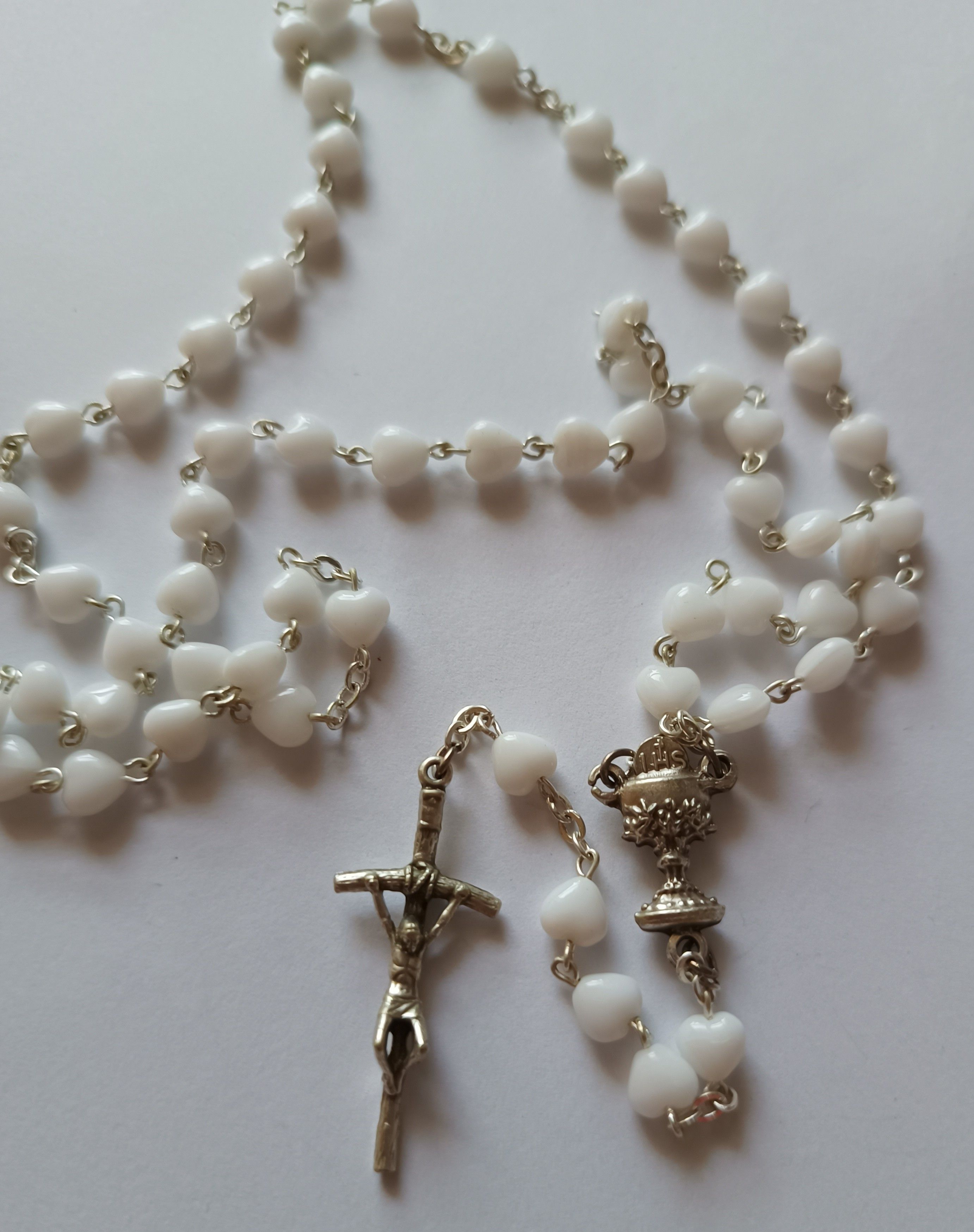 Różaniec komunijny - biały serca