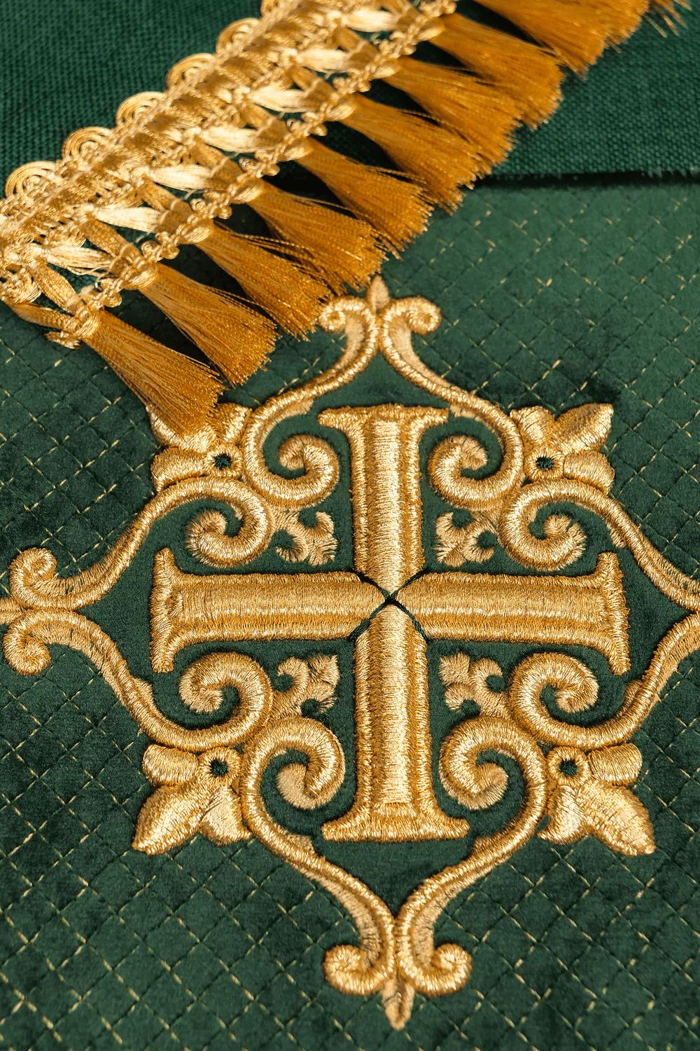 Stuła kapłańska haftowana aksamit, zielona (54H) - zdjęcie 2 - Stuła kapłańska haftowana aksamit, zielona (54H)
