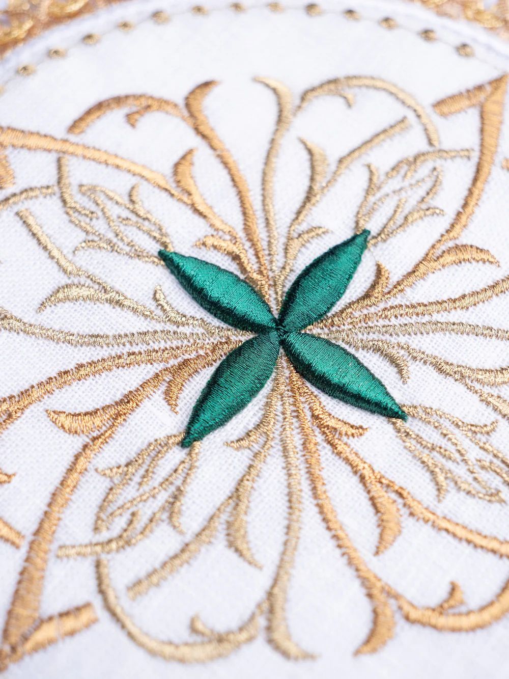 Bielizna kielichowa, lniana, haftowany krzyż zielony (77H) - zdjęcie 3 - Bielizna kielichowa, lniana, haftowany krzyż zielony (77H)