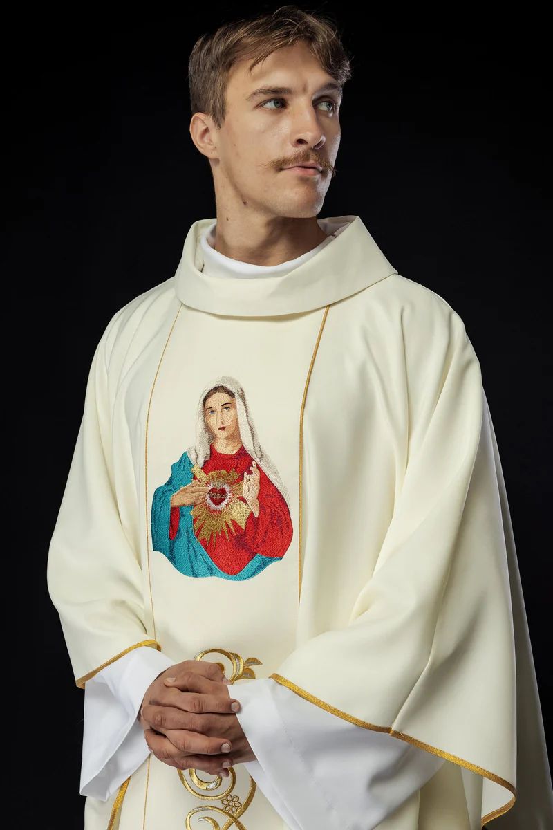 Ornat z haftowanym wizerunkiem Serca Maryi (103H)