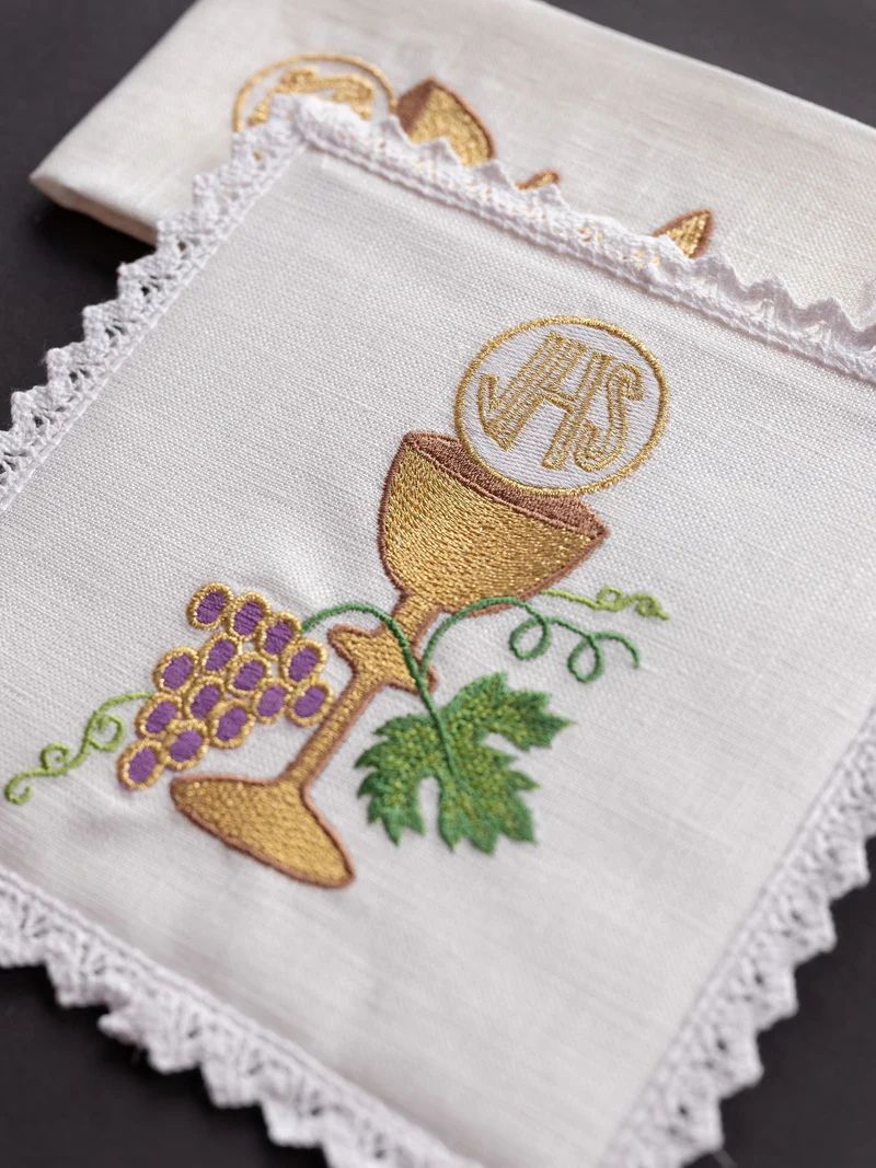 Bielizna kielichowa, lniana, haft kielich (92H) - zdjęcie 2 - Bielizna kielichowa, lniana, haft kielich (92H)