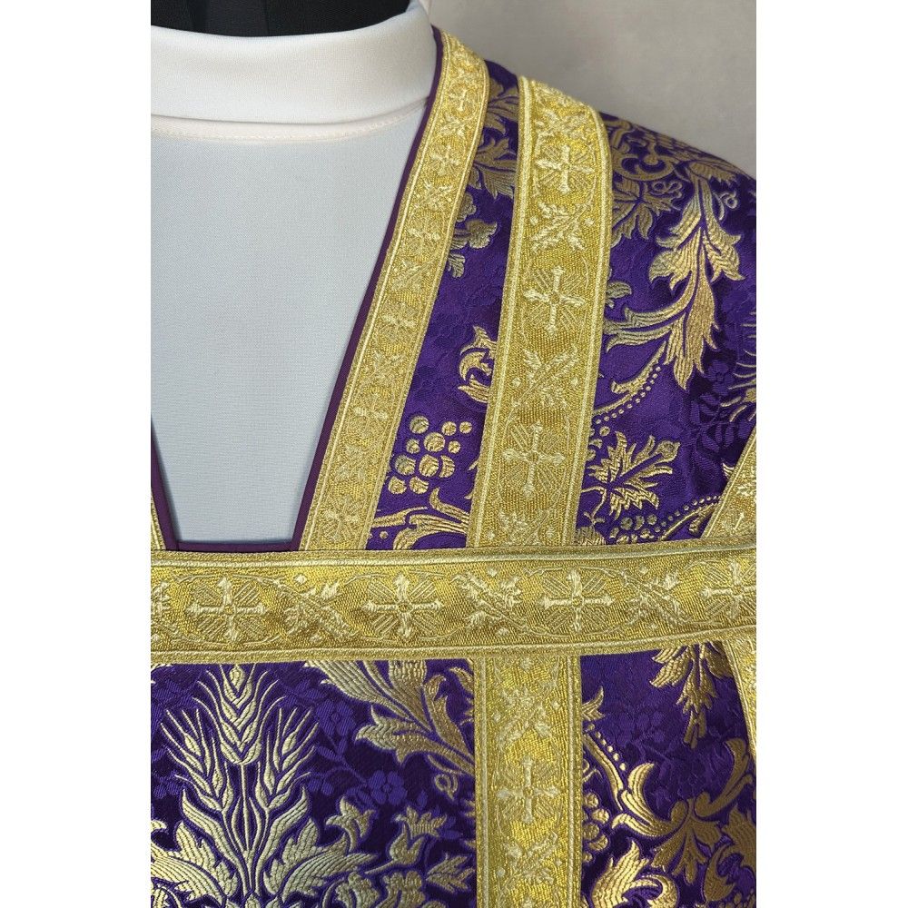 Ornat rzymski fioletowy + Stuła, Manipularz, Bursa i Welon na kielich (22K) - zdjęcie 4 - Ornat rzymski fioletowy + Stuła, Manipularz, Bursa i Welon na kielich (22K)