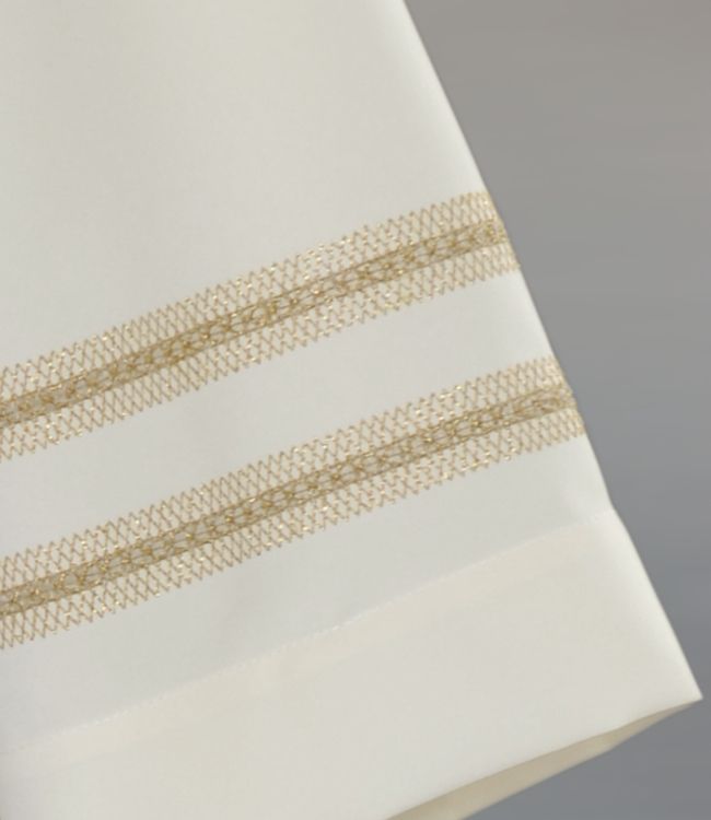 Komża kapłańska, ecru, maszynowa, złota mereżka (15) - zdjęcie 2 - Komża kapłańska, ecru, maszynowa, złota mereżka (15)