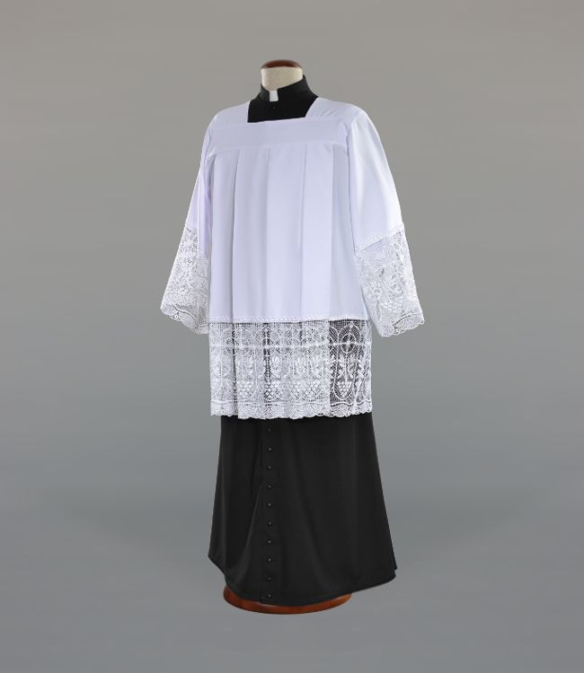 Komża kapłańska, biała zdobiona bawełnianą gipiurą (16)