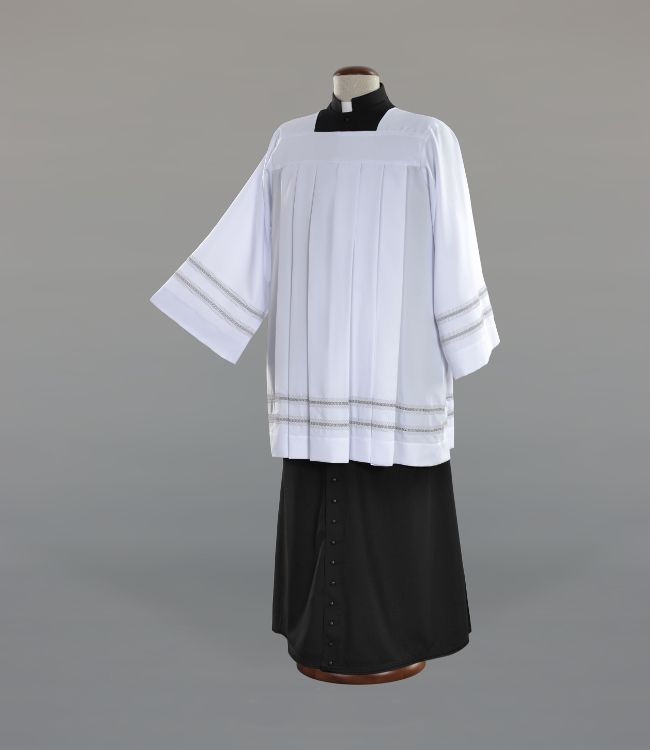 Komża kapłańska, biała z maszynową, popielatą mereżką (18)