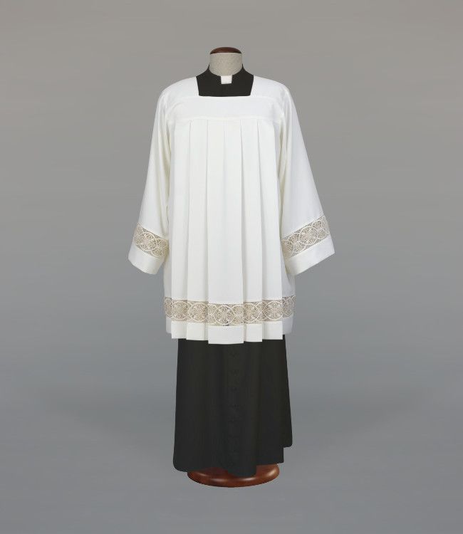 Komża kapłańska zdobiona bawełnianą wstawką (31)