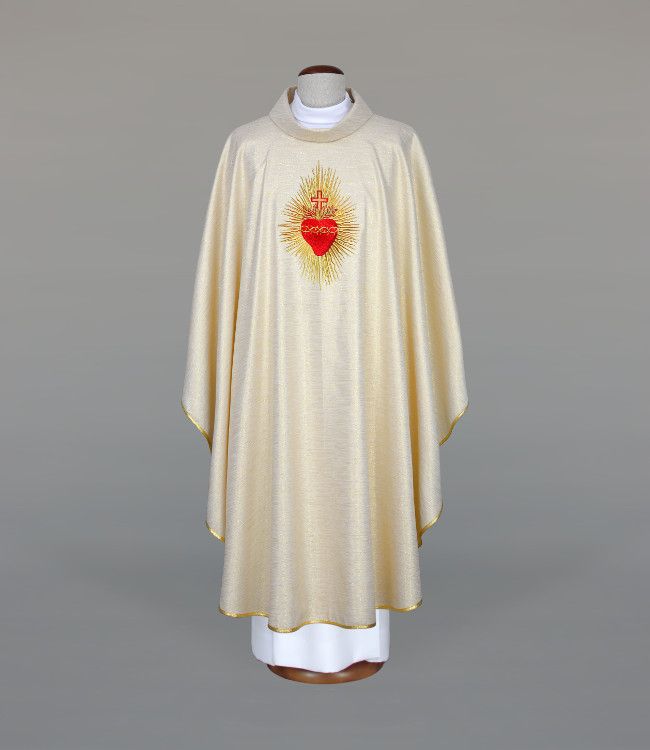 Ornat haftowany z motywem Serca Pana Jezusa (A31)