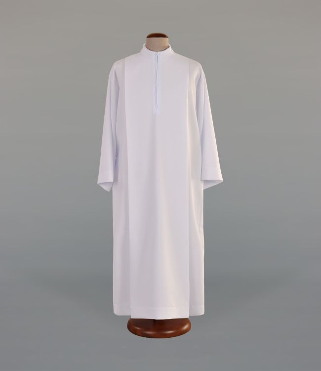 Alba kapłańska, krój rzymski, zapięcie na piersiach (A45)