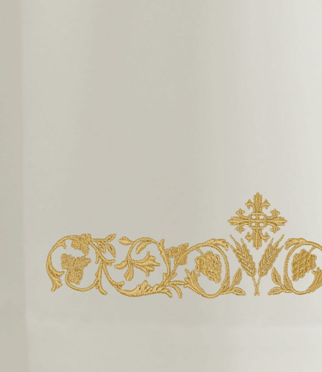 Alba kapłańska ecru, zdobiona haftem - Krój rzymski (A48) - zdjęcie 2 - Alba kapłańska ecru, zdobiona haftem - Krój rzymski (A48)