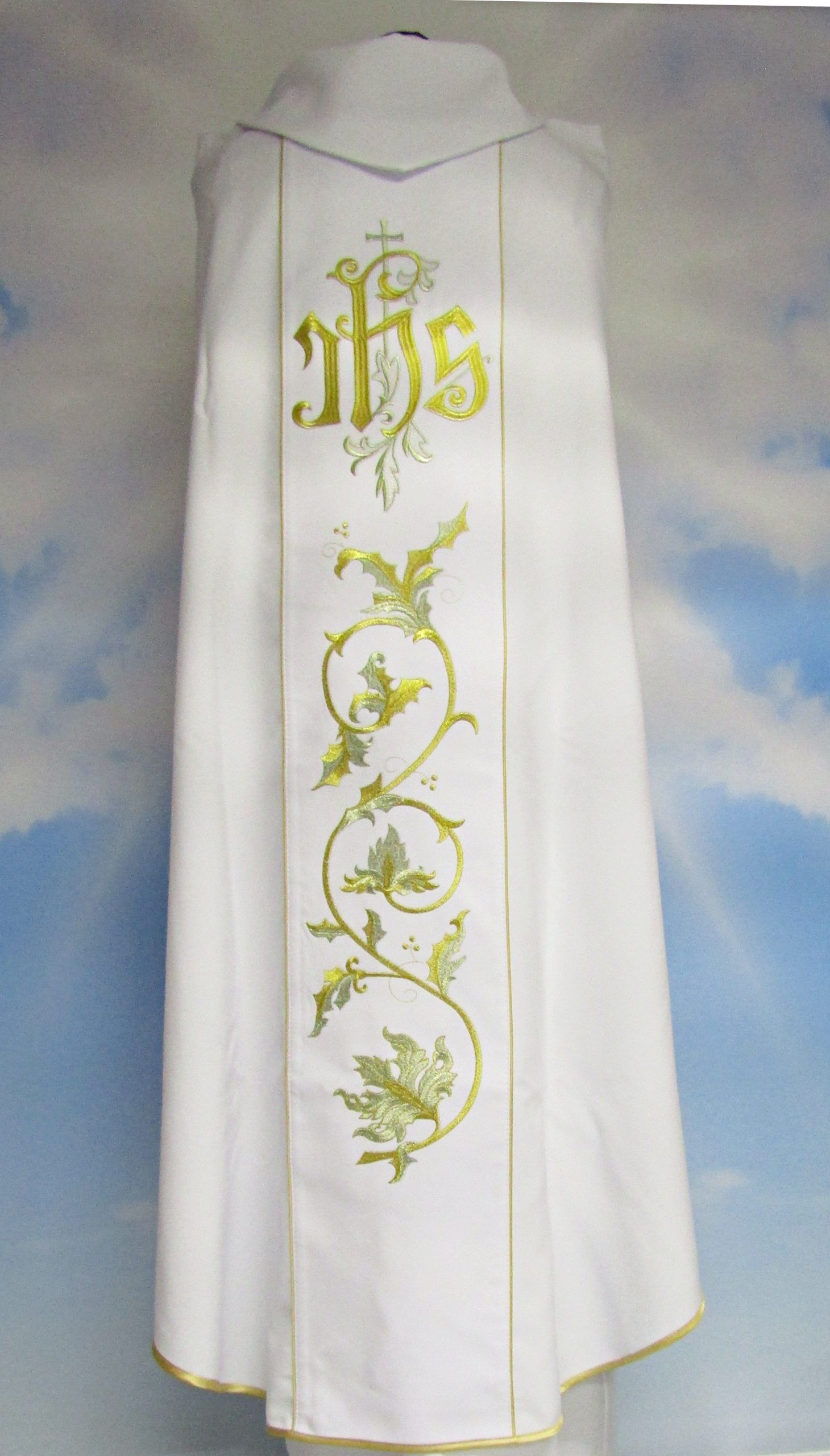 Ornat haftowany wielkanocny - Chrystus Zmartwychwstały (T4) - zdjęcie 2 - Ornat haftowany wielkanocny - Chrystus Zmartwychwstały (T4)