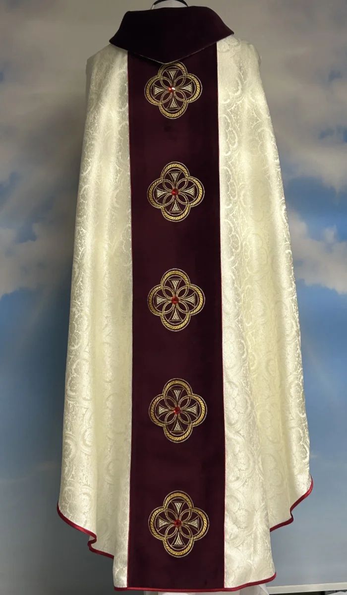 Ornat haftowany Baranek Boży - rozeta, pas aksamit (T5) - zdjęcie 2 - Ornat haftowany Baranek Boży - rozeta, pas aksamit (T5)