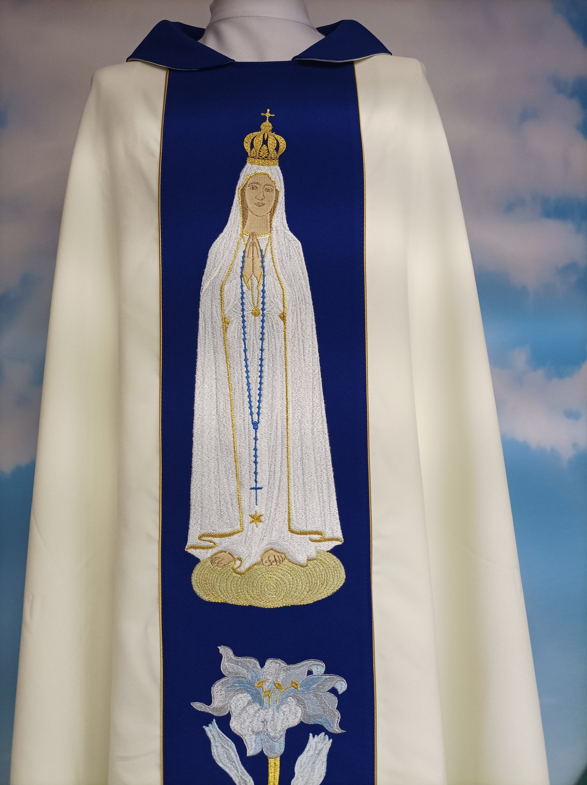 Ornat maryjny Matka Boża Fatimska (M-15) - zdjęcie 2 - Ornat maryjny Matka Boża Fatimska (M-15)