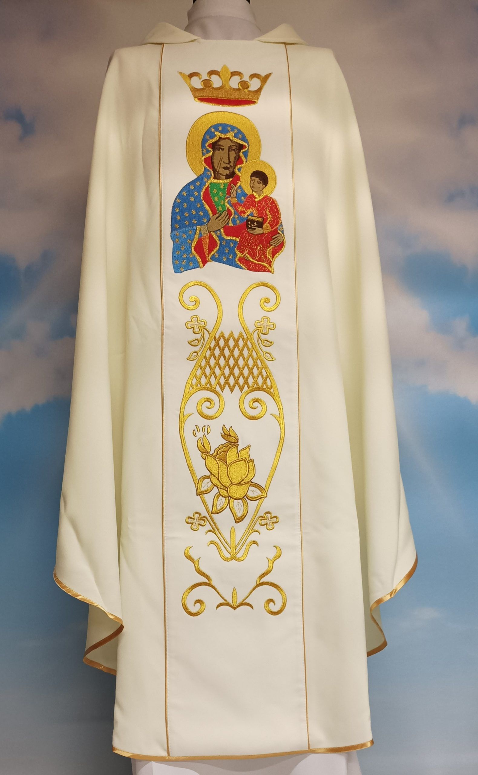 Ornat haftowany - MB Częstochowska (31) - zdjęcie 2 - Ornat haftowany - MB Częstochowska (31)