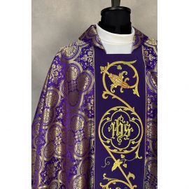 Ornat gotycki fioletowy, haftowany IHS (18K) - zdjęcie 3 - Ornat gotycki fioletowy, haftowany IHS (18K)