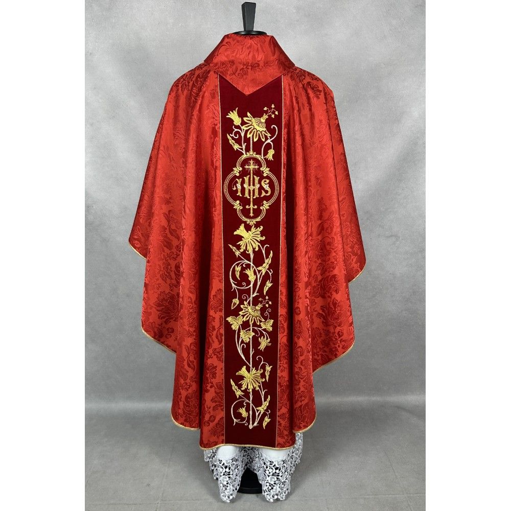 Ornat gotycki czerwony, haftowany IHS (33K) - zdjęcie 2 - Ornat gotycki czerwony, haftowany IHS (33K)