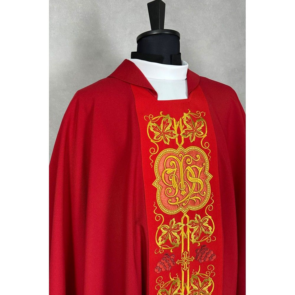 Ornat gotycki czerwony, haftowany IHS (34K) - zdjęcie 2 - Ornat gotycki czerwony, haftowany IHS (34K)