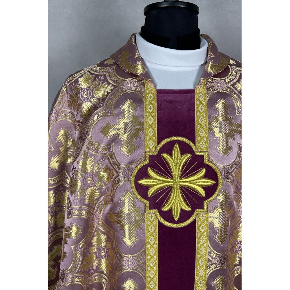 Ornat gotycki blady róż, haftowany (36K) - zdjęcie 2 - Ornat gotycki blady róż, haftowany (36K)