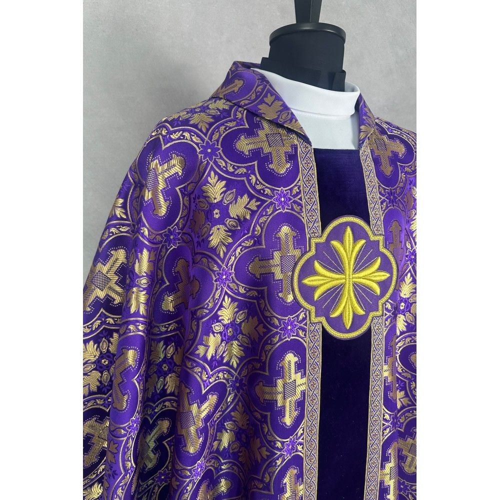 Ornat gotycki fioletowy, haftowany (39K) - zdjęcie 2 - Ornat gotycki fioletowy, haftowany (39K)