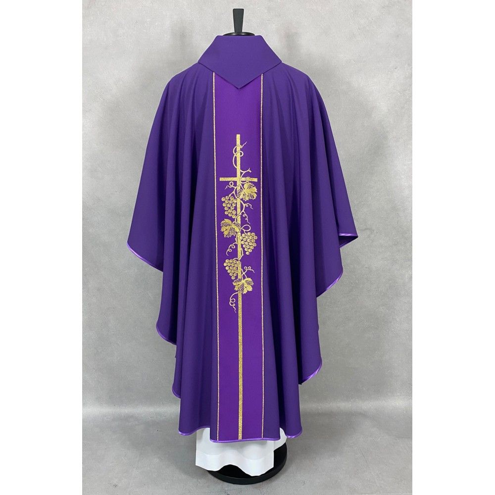 Ornat gotycki fioletowy, pasy tkane (68K) - zdjęcie 3 - Ornat gotycki fioletowy, pasy tkane (68K)