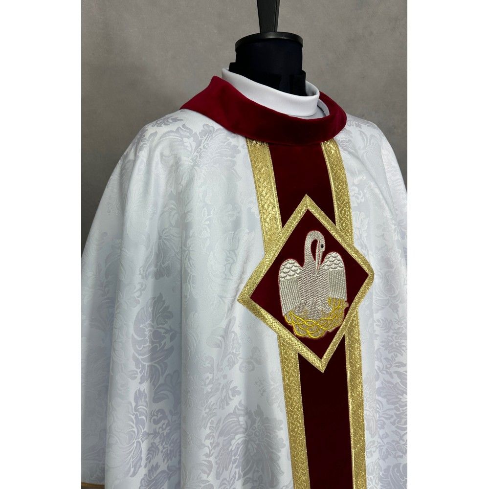 Ornat gotycki biały, aksamitny pas z haftem Pelikana (72K) - zdjęcie 2 - Ornat gotycki biały, aksamitny pas z haftem Pelikana (72K)
