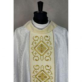 Ornat gotycki biały, haftowany, pas aksamit (80K) - zdjęcie 3 - Ornat gotycki biały, haftowany, pas aksamit (80K)