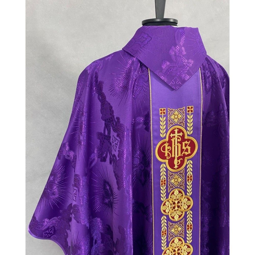 Ornat gotycki fioletowy, haftowany IHS (110K) - zdjęcie 2 - Ornat gotycki fioletowy, haftowany IHS (110K)