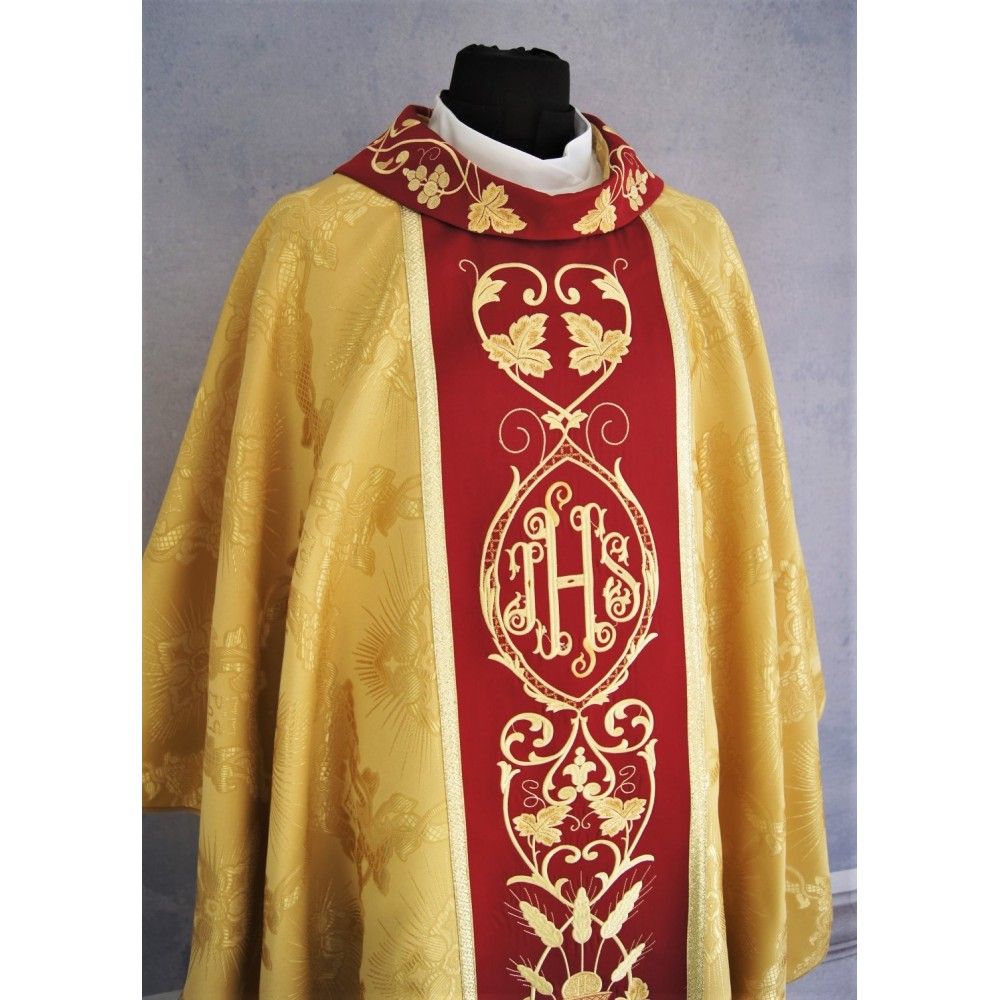 Ornat gotycki złoty, haftowany IHS (113K) - zdjęcie 2 - Ornat gotycki złoty, haftowany IHS (113K)