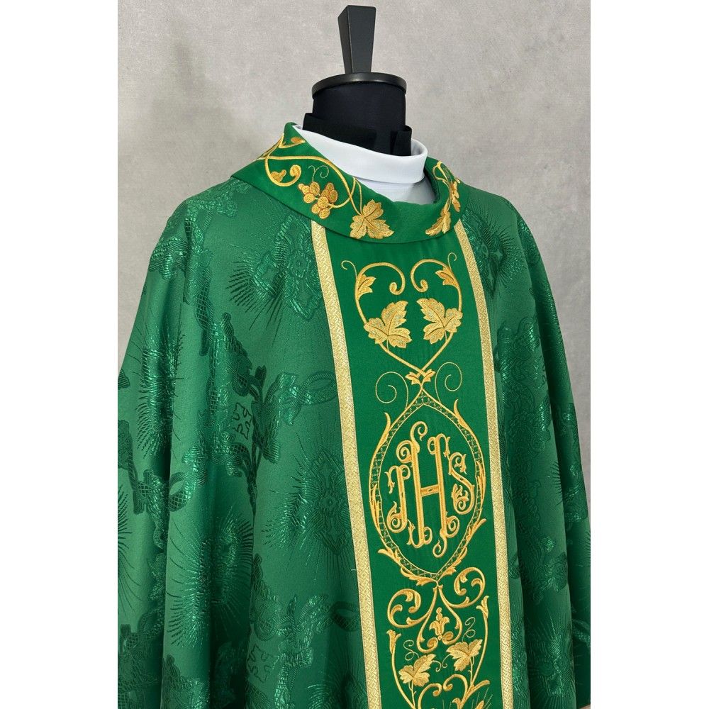 Ornat gotycki zielony, haftowany IHS (114K) - zdjęcie 2 - Ornat gotycki zielony, haftowany IHS (114K)