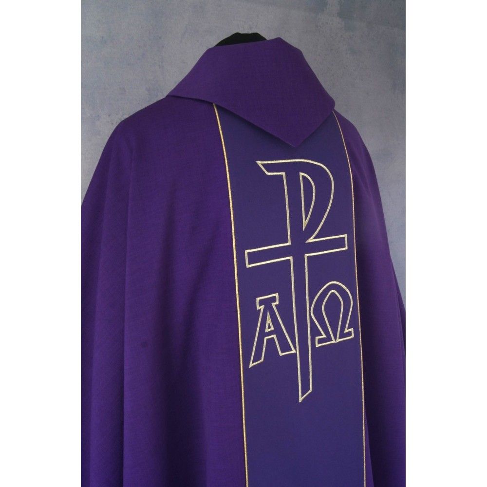 Ornat gotycki fioletowy, haftowany Chrystus na krzyżu (144K) - zdjęcie 3 - Ornat gotycki fioletowy, haftowany Chrystus na krzyżu (144K)