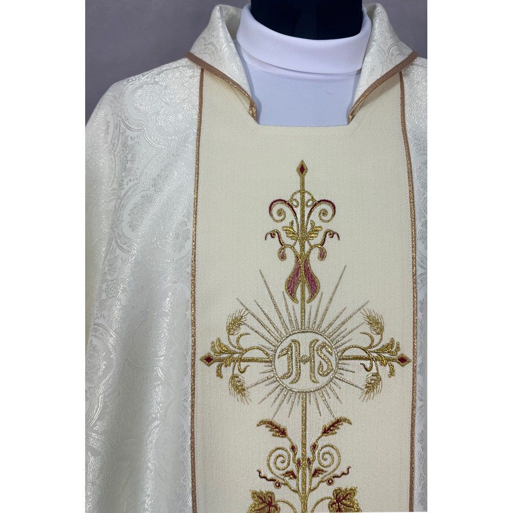 Ornat gotycki ecru, tkanina żakardowa, pas haftowany (198K) - zdjęcie 2 - Ornat gotycki ecru, tkanina żakardowa, pas haftowany (198K)