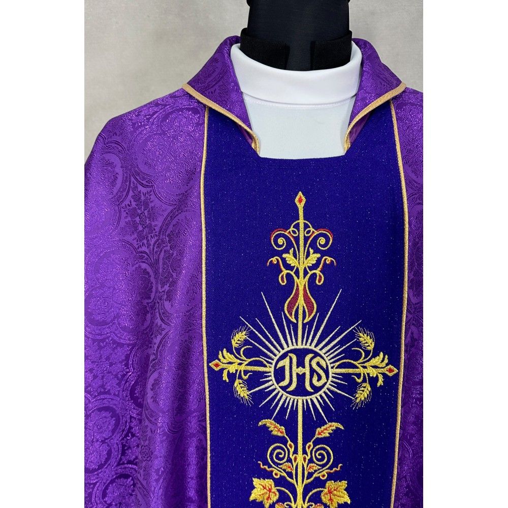 Ornat gotycki fioletowy, tkanina żakardowa, pas haftowany (199K) - zdjęcie 2 - Ornat gotycki fioletowy, tkanina żakardowa, pas haftowany (199K)