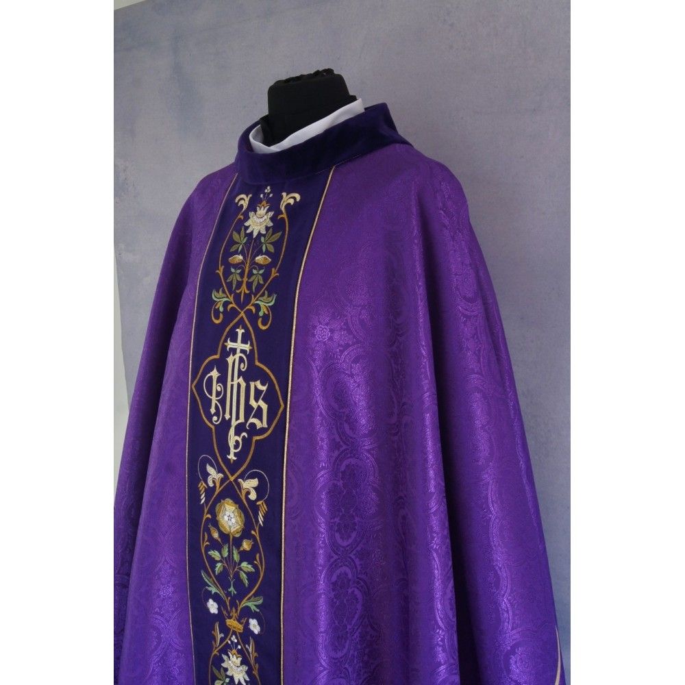 Ornat gotycki fioletowy, haftowany pas aksamit (210K) - zdjęcie 2 - Ornat gotycki fioletowy, haftowany pas aksamit (210K)