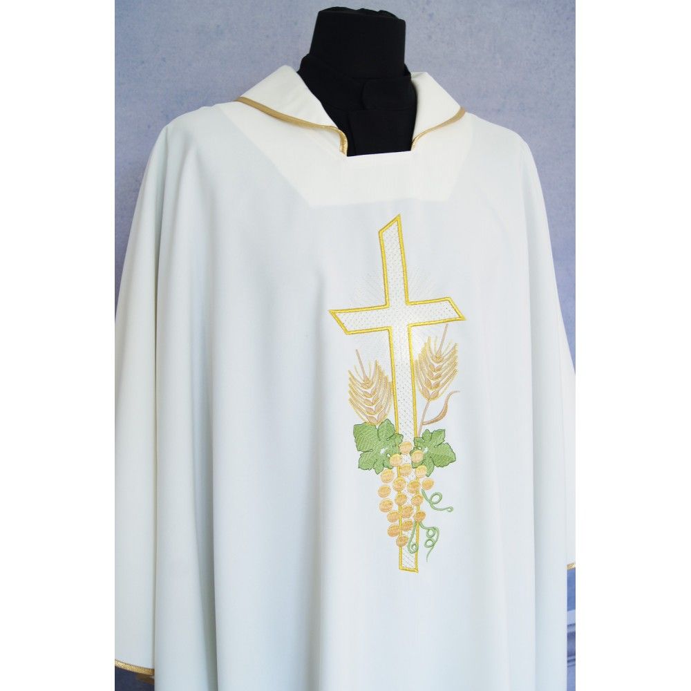 Ornat gotycki ecru, tkanina gładka, haftowany (219K) - zdjęcie 2 - Ornat gotycki ecru, tkanina gładka, haftowany (219K)