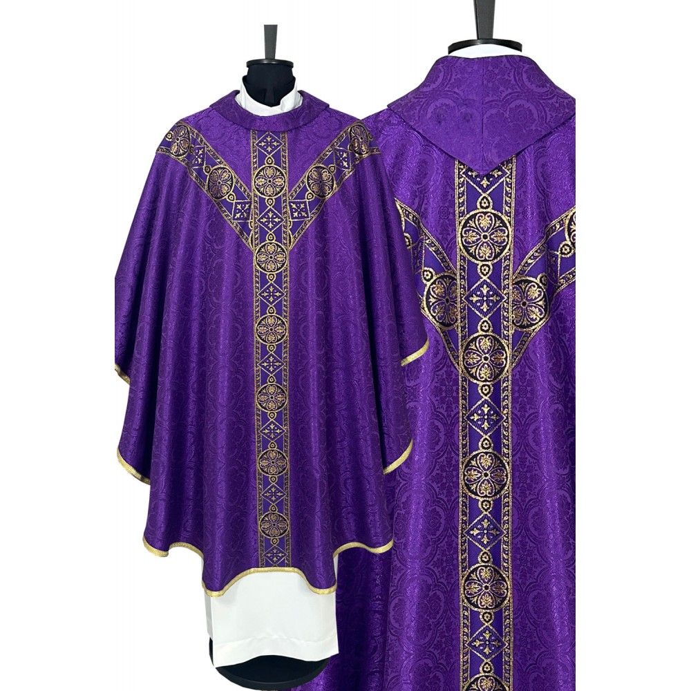 Ornat semi gotycki, fioletowy, tkanina żakard, pasy tkane (59K)