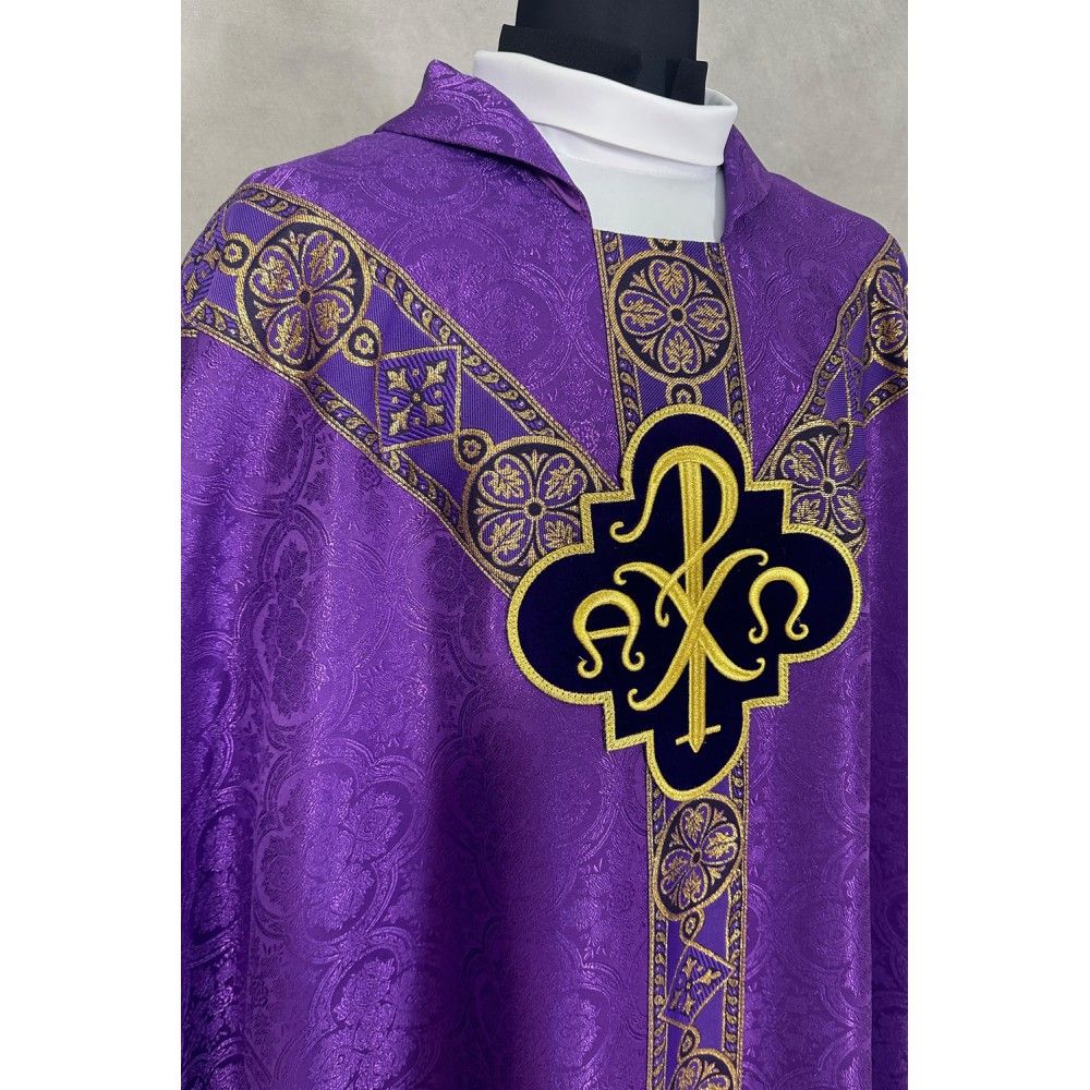 Ornat semi gotycki, fioletowy, tkanina żakard, pasy tkane (67K) - zdjęcie 2 - Ornat semi gotycki, fioletowy, tkanina żakard, pasy tkane (67K)