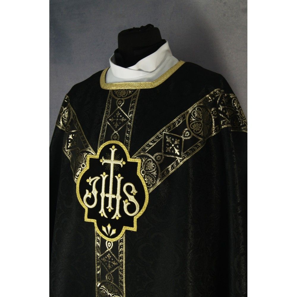 Ornat semi gotycki, czarny, tkanina żakard, pasy tkane (76K) - zdjęcie 2 - Ornat semi gotycki, czarny, tkanina żakard, pasy tkane (76K)