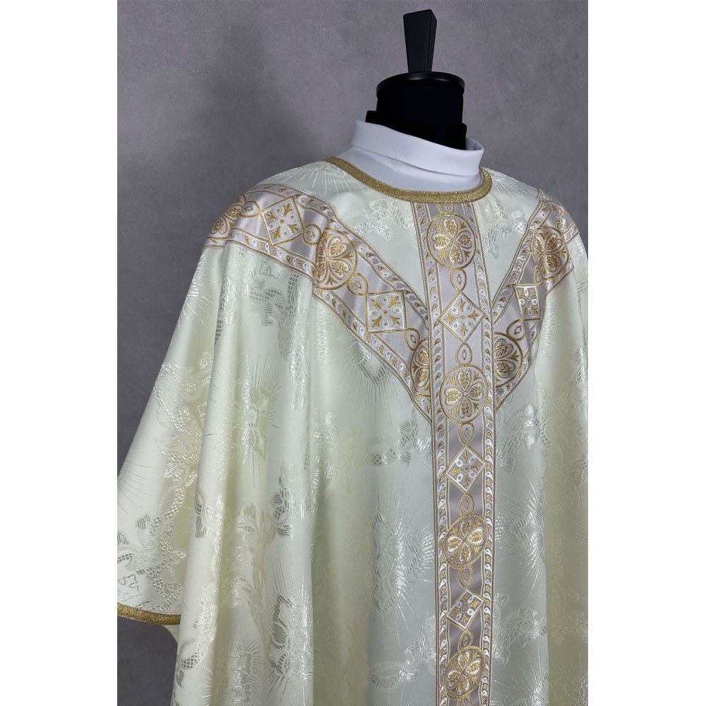 Ornat semi gotycki, ecru, tkanina żakard, pasy tkane (78K) - zdjęcie 2 - Ornat semi gotycki, ecru, tkanina żakard, pasy tkane (78K)