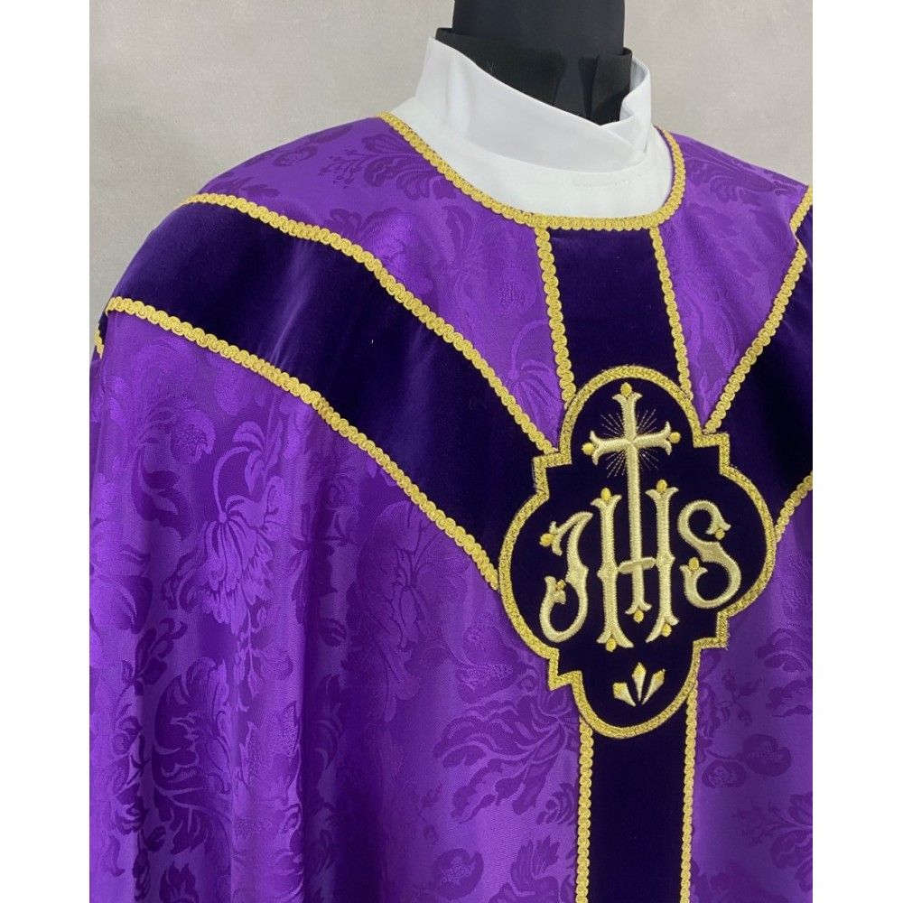 Ornat semi gotycki + stuła, kolor fioletowy, aksamitny pas (83K) - zdjęcie 3 - Ornat semi gotycki + stuła, kolor fioletowy, aksamitny pas (83K)